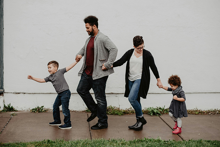 Los antecedentes familiares contribuyen al desarrollo de la ambliopía. 